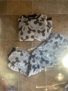Xl Soft Grey Mickey-Print Fleece Pajama Set